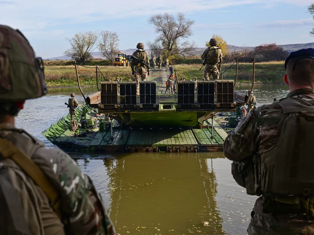 „Toamna dacică”. Militari din România, Franța și Portugalia, misiune complexă de traversare a Mureșului