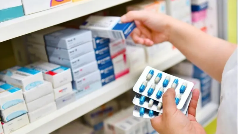 Atenţie la antivirale: noile tratamente, disponibile în farmacii, au efecte secundare grave
