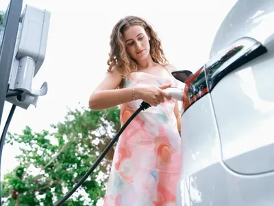 Adio, mașini electrice! Bonusul Rabla, tăiat la 3.700 €. Care sunt cele mai ieftine 5 modele? - Foto: Freepik (Imagine cu rol ilustrativ)