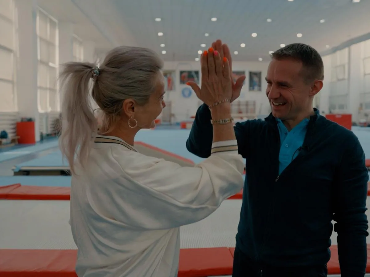 Campioanele Sabrina și Camelia Voinea susțin echipa lui Ioan Suciu pentru Federației de Gimnastică - Foto: NWR