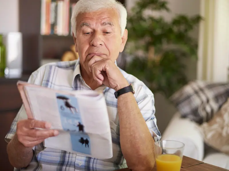 Care pensionari vor primi pensia recalculată pe card, cu ÎNTÂRZIERE? Ce documente le lipesc? Foto: Freepik (fotografie cu caracter ilustrativ)