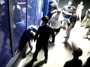 Tatăl puștiului băgat în spital de un campion la box a reacționat, după scenele brutale de la Bacău