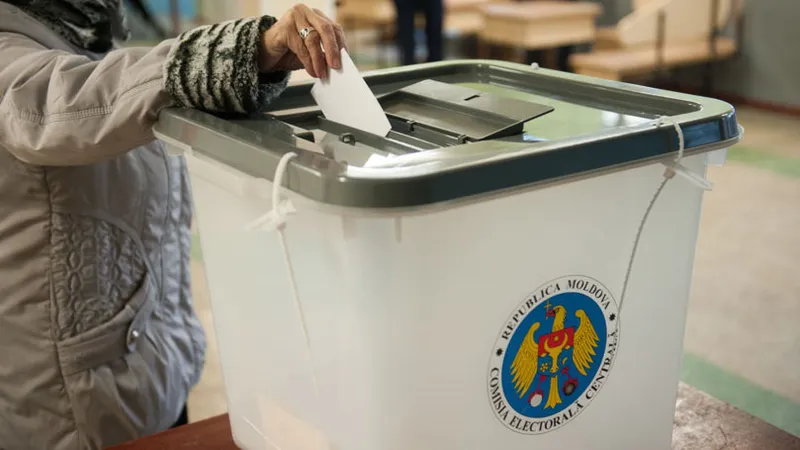 Alegeri 2023: jumătate de milion de moldoveni au votat încă de la primele ore ale dimineții Foot: stiri.md