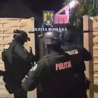 Cămătarii lui Zabar, luați pe sus de mascați. Dădeau împrumuturi cu 100% dobândă - captură Poliția Română