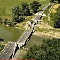 Podul peste Siret a rezistat doar șase luni de la reabilitare/ Foto: Facebook