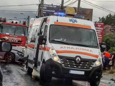 Accident fatal pe Drumul Morții. Coliziune violentă între un TIR și un autoturism la Vadu Moldovei - Foto: Facebook/Ambulanța - Caracter ilustrativ