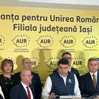 George Simion a intrat în disperarea comasării alegerilor. Caută membri chiar și din opoziție Foto: Newsweek