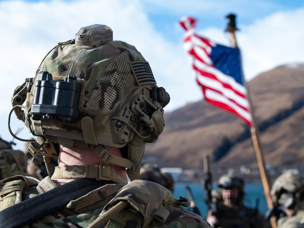 Trump a distrus apărarea insulei Kharg, prin care trece 90% din petrolul Iranului. Se pregătește s-o ocupe