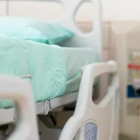 15 asistente au fost concediate după ce o pacientă s-a sinucis. Ce vină aveau ele? - Foto: Arhiva