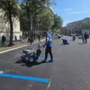 Locuri de parcare municipale, trasate cu vopsea albastră - Foto: Facebook / PMB