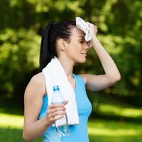 Planta banală care costă cât o pâine și îți oprește transpirația vara. Nu mai vrei deodorant - Foto: Freepik