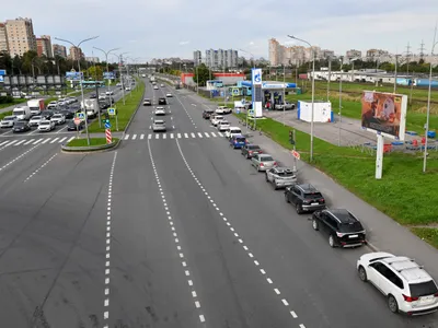 Coadă la „benzinărie” în Rusia - Foto: Profimedia Images (Imagine cu rol ilustrativ)