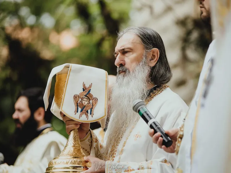 Teodosie ar vrea să fie mitropolit. Patriarhia l-a refuzat. Sursă: Facebook Arhiepiscopia Tomisului