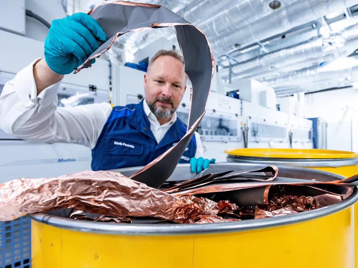 Electrificare mașinilor include reciclarea. Prima uzină de reciclare directă, mecanică, în Bavaria - Foto: BMW