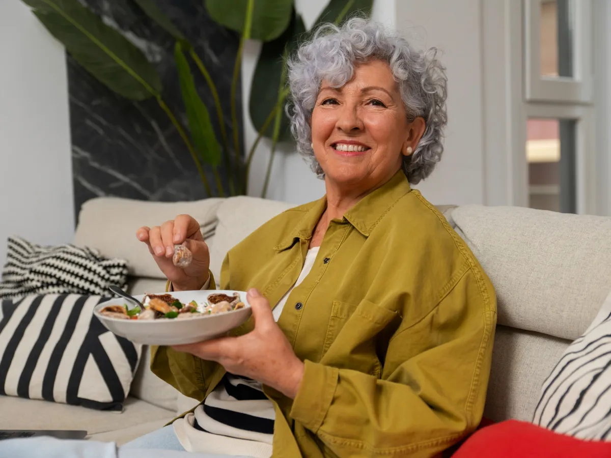 Viața la pensie. Alimentele pe care femeile trebuie să le mănânce. Protejează oasele, întăresc imunitatea