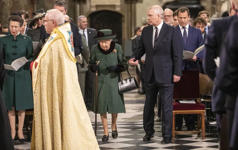 Regina Elisabeta a II-a și Ducele de York sosind la o slujbă de Ziua Recunoștinței pentru viața Ducelui de Edinburgh, la Westminster Abbey din Londra - Foto: Profimedia Images