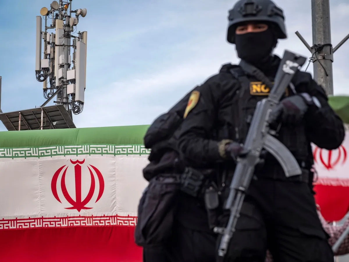 Poliția specială iraniană, pe străzi, înarmată, ca să împrăștie protestatarii - Foto: Profimedia Images (imagine cu rol ilustrativ)