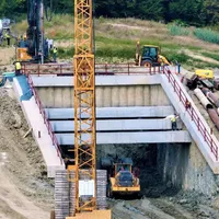 România începe să spargă munţii pentru a dezvolta infrastructura. Tunel pentru autostradă în Carpați Foto: Ora de Sibiu