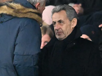 Fostul preşedinte francez Nicolas Sarkozy, pe Parc de Prices, la un meci PSG - Le Havre - Foto: Profimedia Images