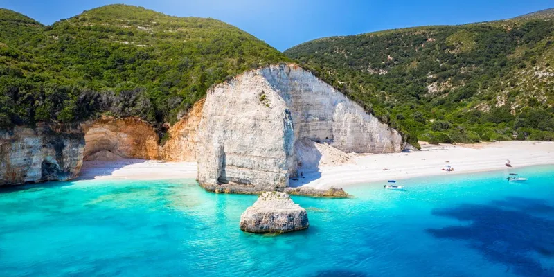Fteri Beach - Foto: feelgreece.com