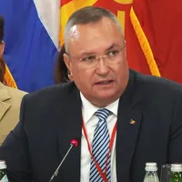 Ciucă despre Ciolacu: Ridicolul vine din insistenţa lui de a purta dezbateri despre cărţi - Foto: Facebook/Nicolae Ionel Ciucă