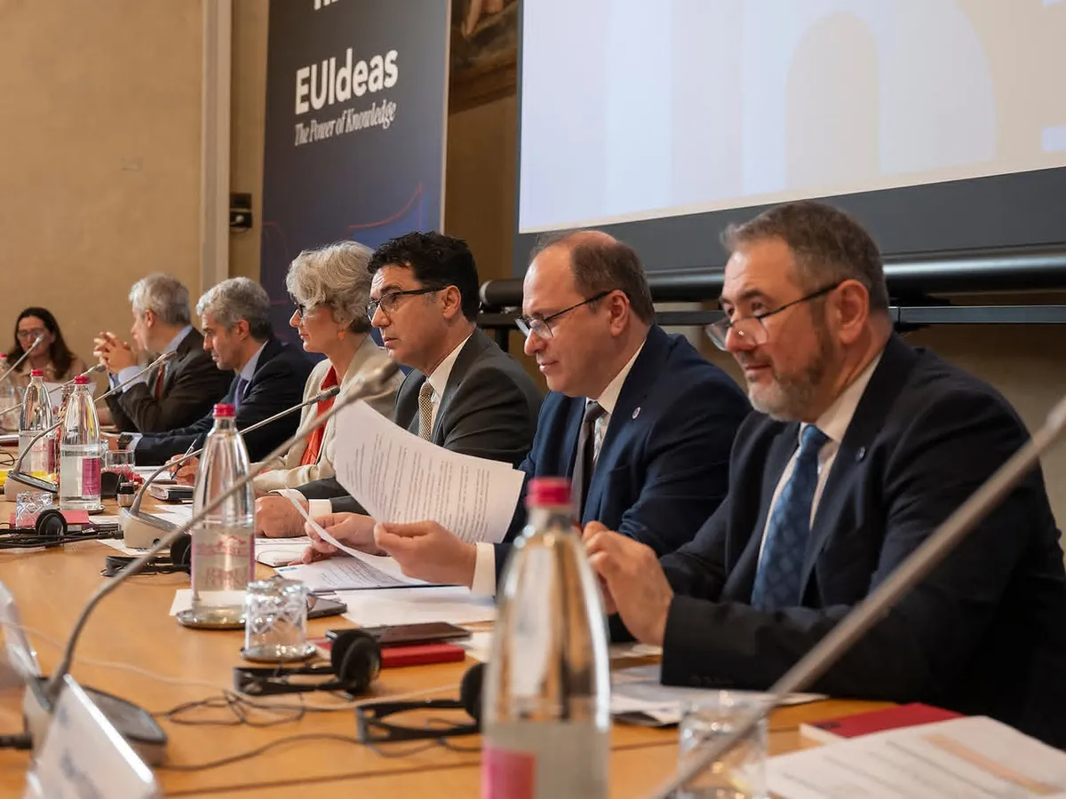 Summitul a fost deschis de Remus Pricopie, președintele Consiliului Superior al EUI și rectorul SNSPA, împreună cu Patrizia Nanz, președinta EUI Foto: edupedu.ro