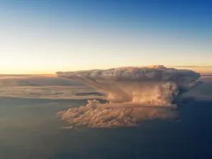 Nici nucleară, nici TNT, bomba cu hidrogen a Chinei poate declanșa o furtună de foc de 1.000°C - FOTO: freepik.com - Imagine cu rol ilustrativ