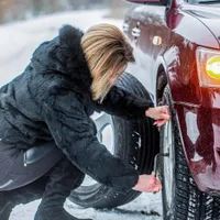 Zăpadă, zloată, polei! Ce anvelope recomandă specialiștii șoferilor, de iarnă sau „all seasons” - Foto: Freepik - Imagine cu rol ilustrativ