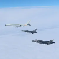 Zona arctică, la un pas de război. Rusia trimite bombardiere Tu-95MS, SUA răspunde cu avioane F-22 - FOTO: NORAD
