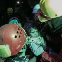 „Scoate-mă de aici!”: Rugămintea unei fetițe prinse de 36 de ore sub dărămăturile unei case siriene - FOTO: Profimedia - Caracter ilustrativ