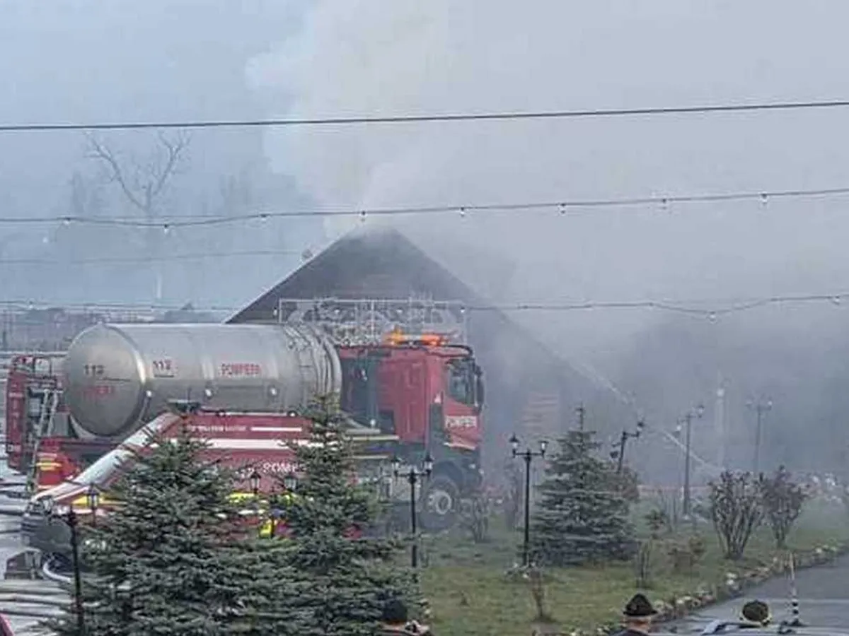 O pensiune din Gura Humorului a luat foc, 7 persoane au reușit să scape, autoevacuându-se, dar o femeie a ars de vie - Foto: ISU