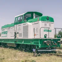 Cum arată prima locomotivă de manevră hybrid făcută în România. La bază are un model din 1960 - Foto: locomotivahibrid.ro