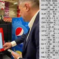 Ce a cumpărat Marcel Ciolacu de 100 de lei de la magazin. Lista cu „cumpărături consistente” Foto: captură video Facebook
