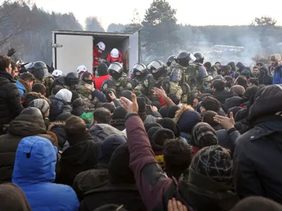 UE vrea să suspende dreptul la azil pentru migranții veniți prin Belarus/foto: the guardian