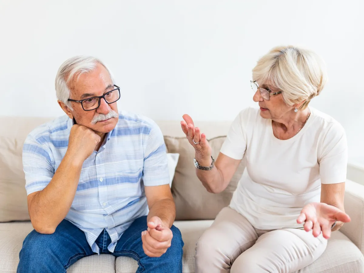 Pensionari supărați la pensie - Foto: Freepik