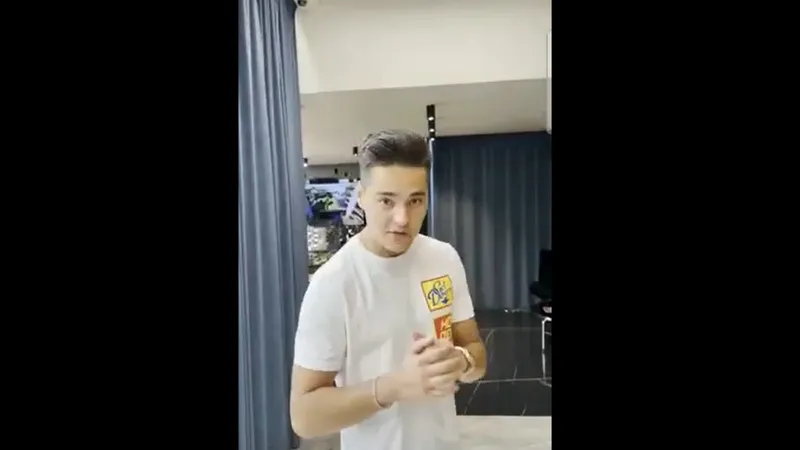 Vlogger-ul Selly, agent imobiliar pe Litoral. / Foto: captură video