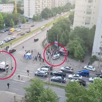 Accident grav în Capitală! O ambulanță s-a ciocnit cu un autoturism: Două persoane au fost rănite - Foto: Facebook