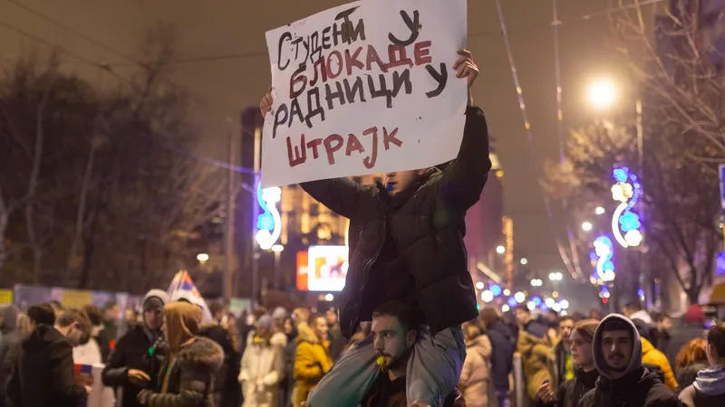 Proteste antiguvernamentale masive, în Serbia. Tenismanul Novak Djokovic s-a alăturat mulțimii - Foto: Profimedia Images - Imagine cu rol ilustrativ