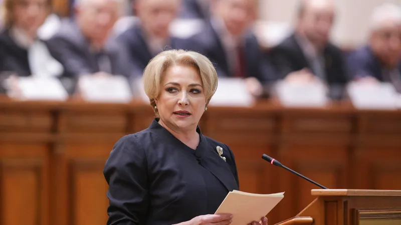 Viorica Dăncilă este noul consilier pe strategie al Guvernatorului BNR, Mugur Isărescu. Foto Inquam Photos/Octav Ganea