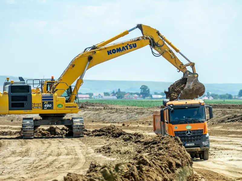 Percheziţii la o firmă care efectuează lucrări de excavare la autostrada Ploieşti - Buzău  Inquam Photos / Casian Mitu