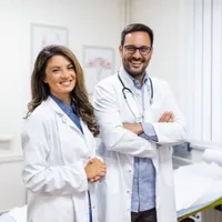 Foto: Pacientii sunt nevoiți să plătească din buzunar lor serviciile medicale Sursa: Freepik (rol ilustrativ)