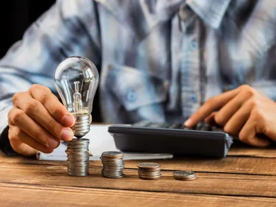 Factura la curent de la Hidroelectrica _ Foto: Freepik