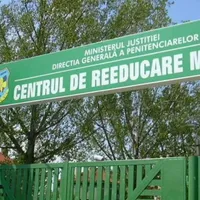 Minori bătuți de polițiști în curtea Centrului Educativ Buziaş. Ministrul Justiției a reacționat dur - Foto: Stiri24plus / imagine cu caracter ilustrativ