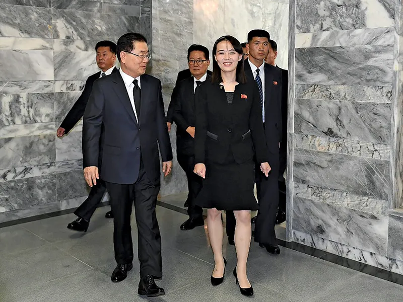 Sora lui Kim Jong Un, Kim Yo Jong, a fost evocată ca potențial succesor, pe fondul întrebărilor legate de capacitatea ei de a conduce într-o societate dominată de bărbați.