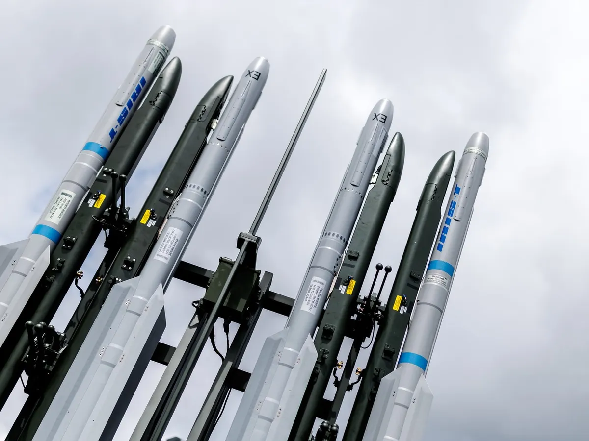 Germania și-a extins capacitatea de producție a rachetelor Iris-T pentru apărare aeriană la 2000 pe an