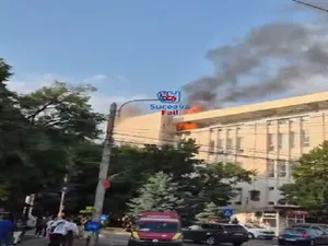 Complexul Comercial "Bucovina" a luat foc de la o saună. 50 de persoane s-au autoevacuat Foto: Suceava Fail