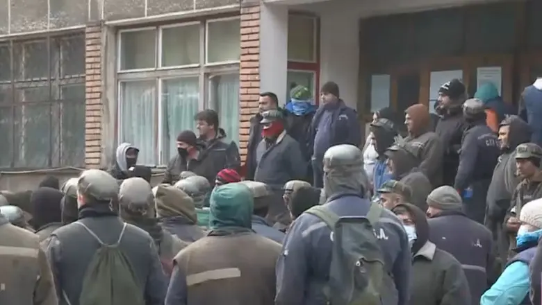 Sute de mineri din Valea Jiului protestează la Mina Lupeni/FOTO: Facebook (captură video)