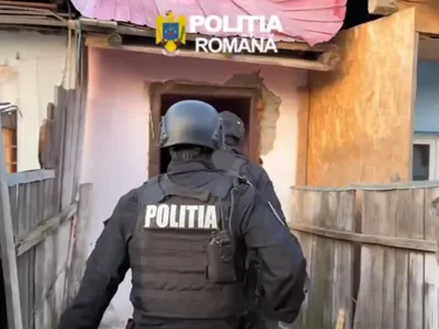 Percheziții - Foto: Poliția Română