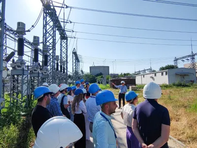 Transelectrica, o companie strategică pentru economia națională, este înghițită de o afacere privată a unei famiilii controversate, Bîlteanu. Sursă foto: Facebook