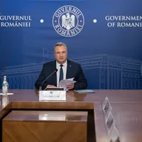 Ciucă urează românilor „Sărbători fericite” și le mulțumește pentru unitatea de care au dat dovadă - FOTO: Profimedia